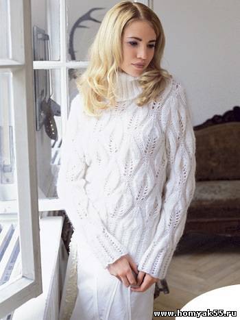Вяжем:  Белый пуловер с узором из листьев Белоснежный пуловер с роскошным узором из листьев, высокими планками и воротником, связанный из