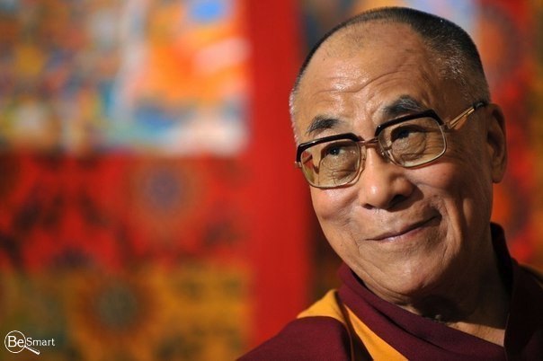 Умное:  Далай-Ламу однажды спросили, что больше всего его изумляет. Он ответил