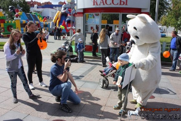 В Тюмени спасают белых медведей!