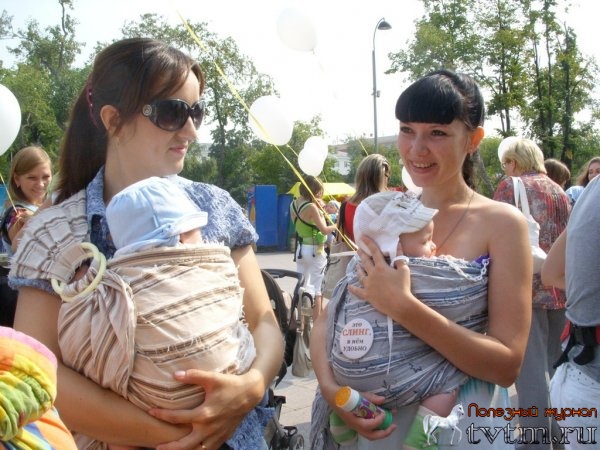 В Тюмени слингошествие мам цветной бульвар 3 августа 2014